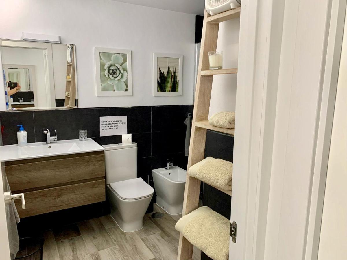 Apartment Paseo Aguadulce  Buitenkant foto